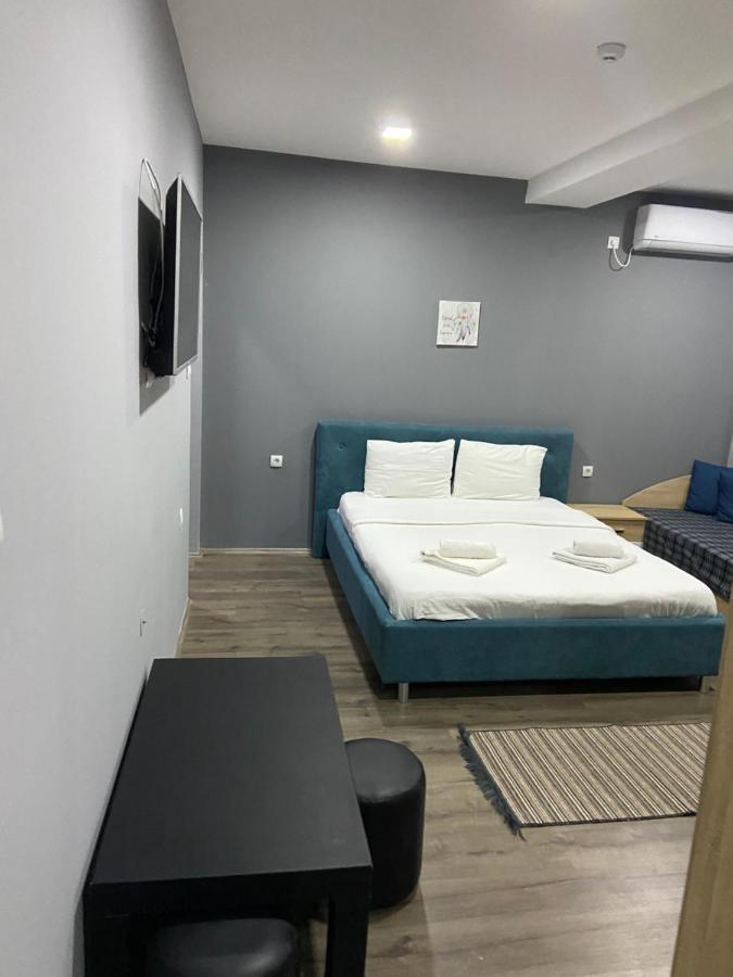 Fama Aparthotel Skopje Bagian luar foto