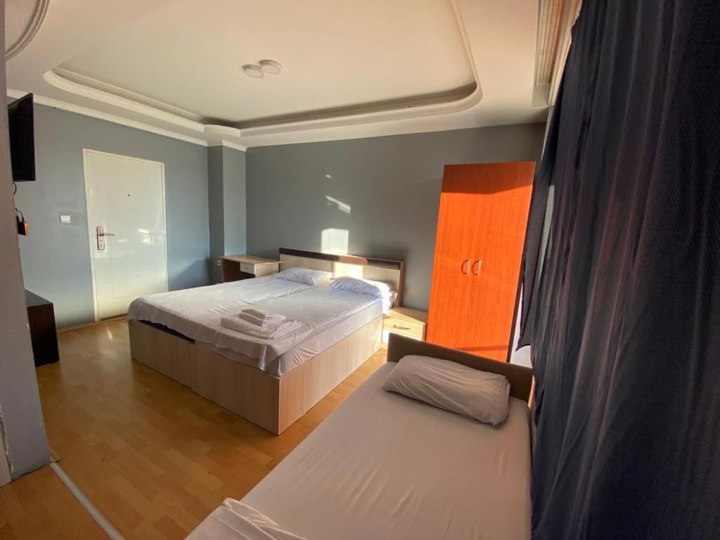 Fama Aparthotel Skopje Bagian luar foto